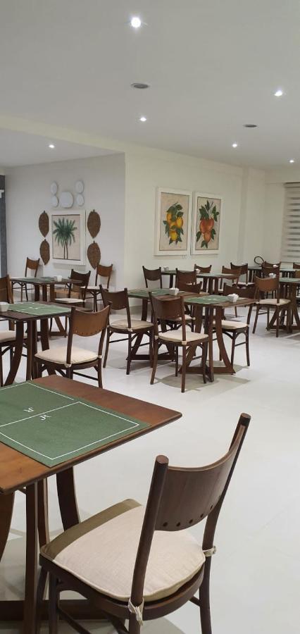 JR Hotel Marília Esterno foto