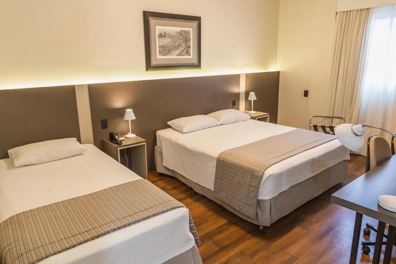 JR Hotel Marília Esterno foto