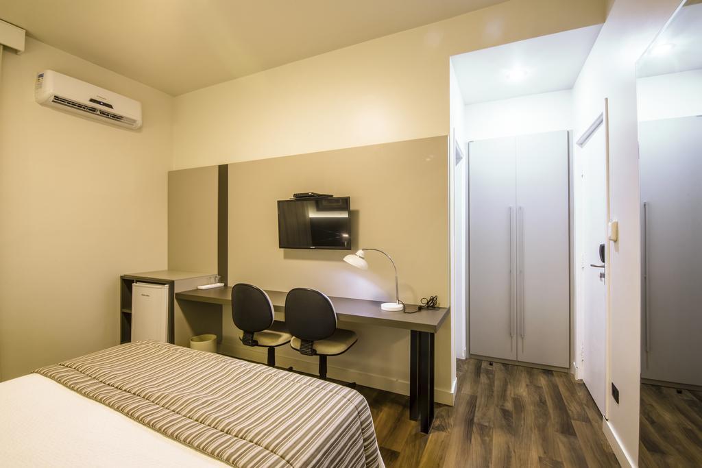 JR Hotel Marília Esterno foto