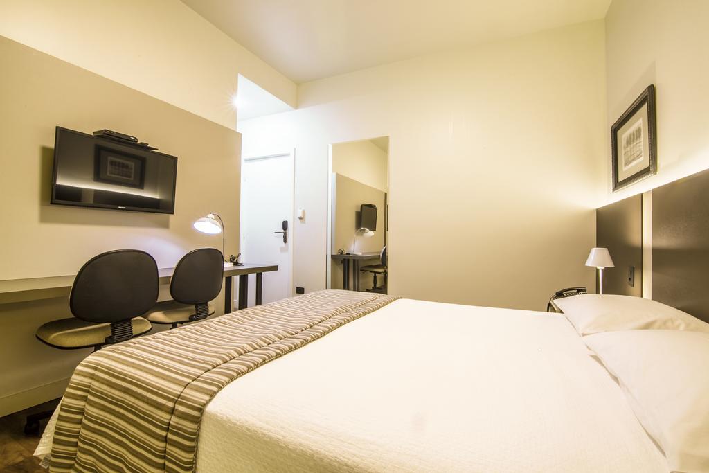 JR Hotel Marília Esterno foto