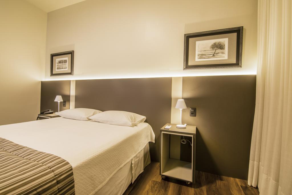 JR Hotel Marília Esterno foto