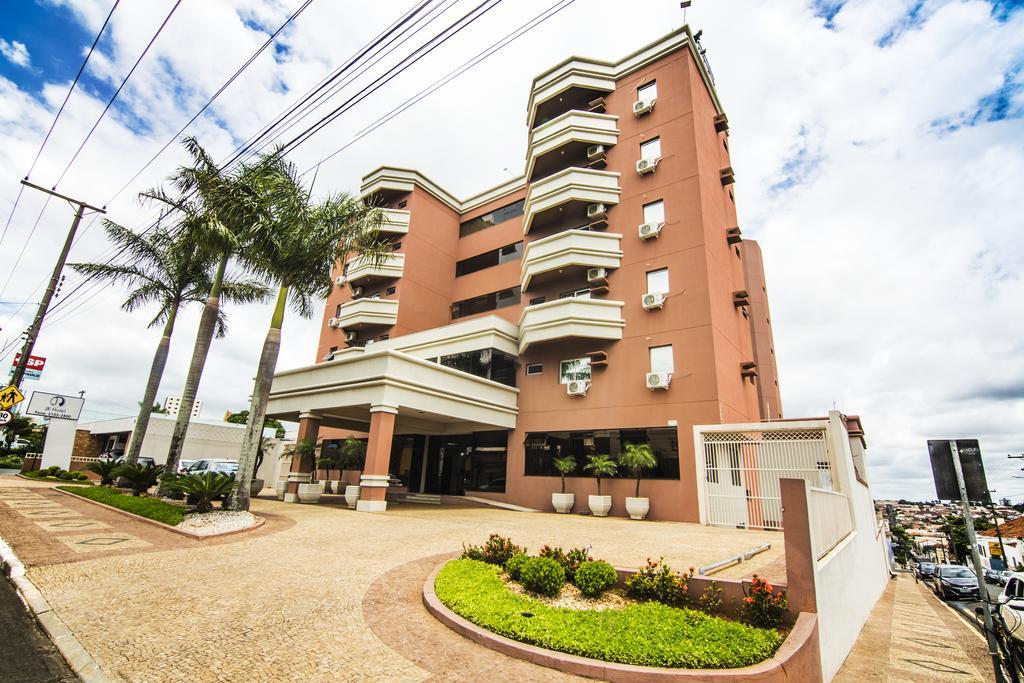 JR Hotel Marília Esterno foto