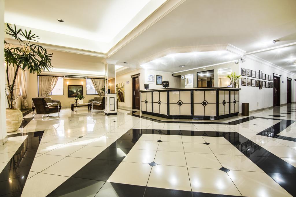 JR Hotel Marília Esterno foto