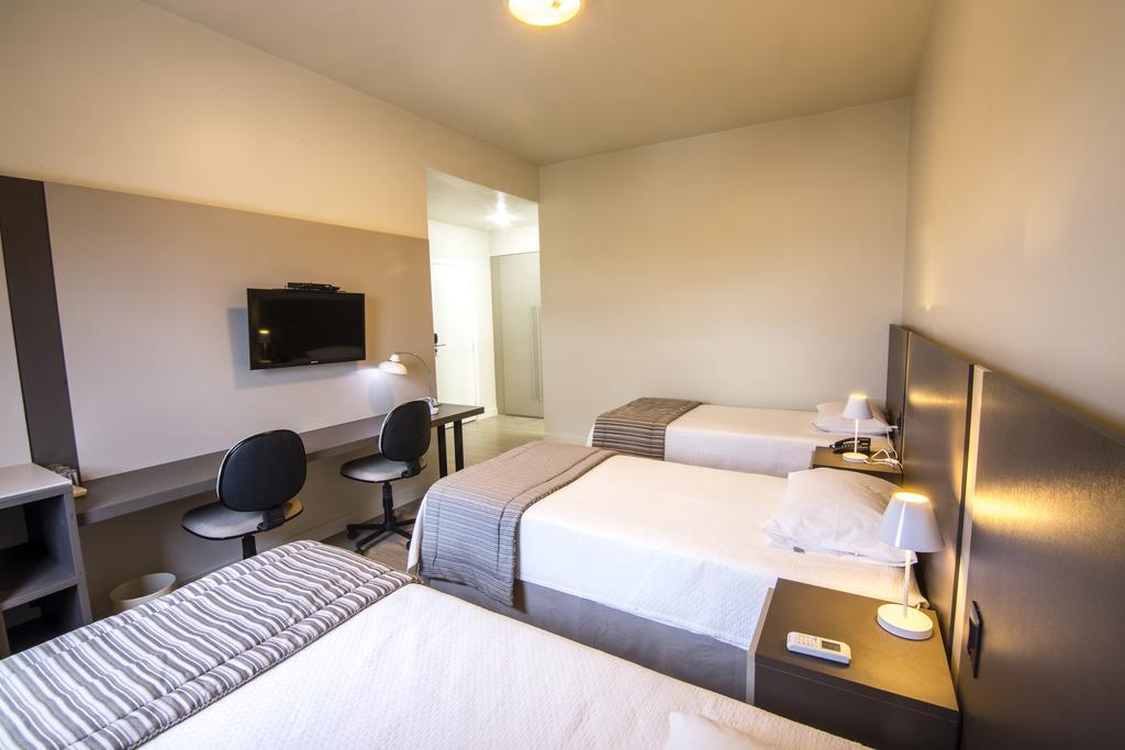 JR Hotel Marília Esterno foto