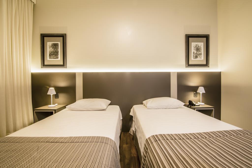 JR Hotel Marília Esterno foto