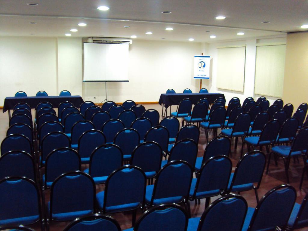 JR Hotel Marília Esterno foto