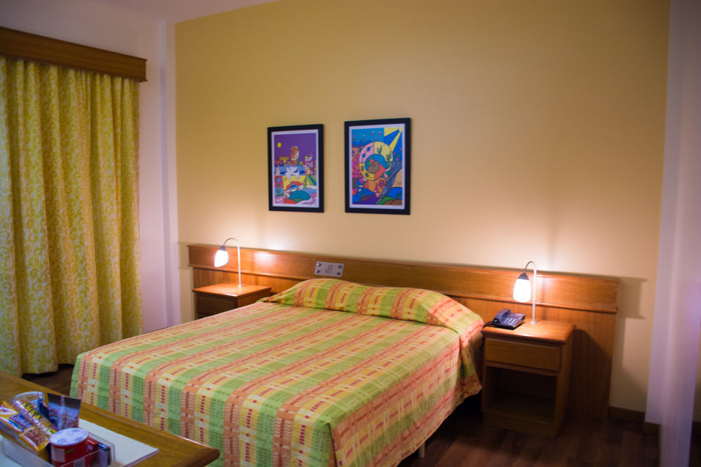 JR Hotel Marília Esterno foto