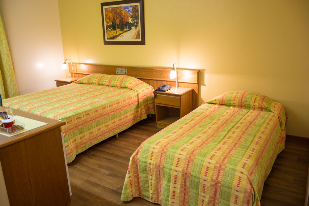 JR Hotel Marília Esterno foto