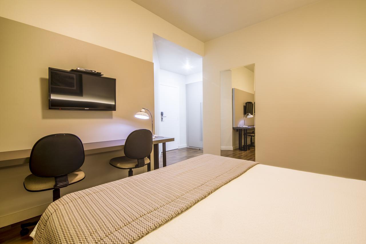 JR Hotel Marília Esterno foto